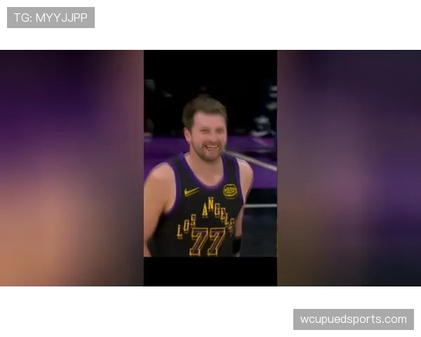 东契奇又在更衣室吃披萨?这哥们场下真把NBA当自助餐厅了 东契奇又在更衣室吃披萨?这哥们场下真把NBA当自助餐厅了