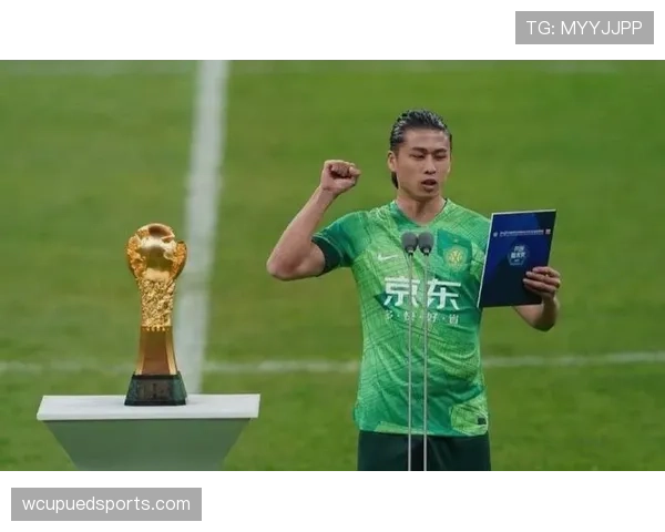 张玉宁家里那辆豪车开得比他上场还少,真以为是宝藏男孩吗? 张玉宁家里那辆豪车开得比他上场还少,真以为是宝藏男孩吗?
